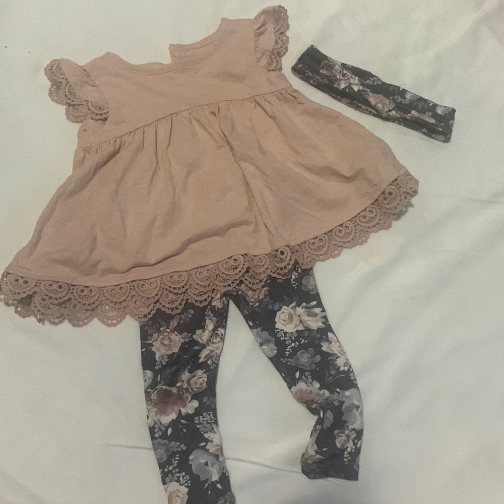 Savannah outfit for girls with flowers